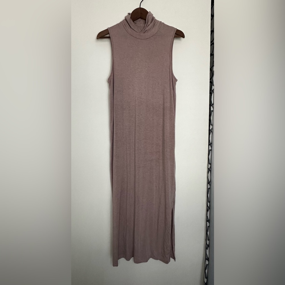 Splendid Mauve Sleeveless Maxi Dress with Turtle Neck